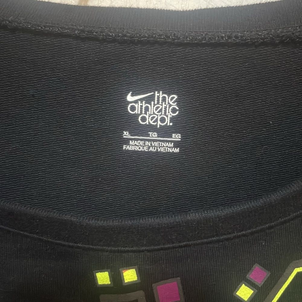 Nike - Picture 2 of 2